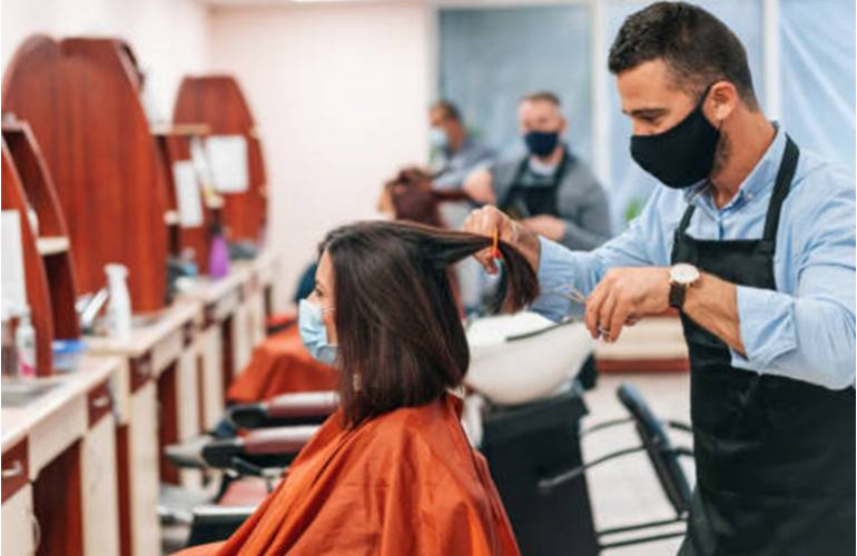 Se Faire Couper Les Cheveux Dans Une école De Coiffure